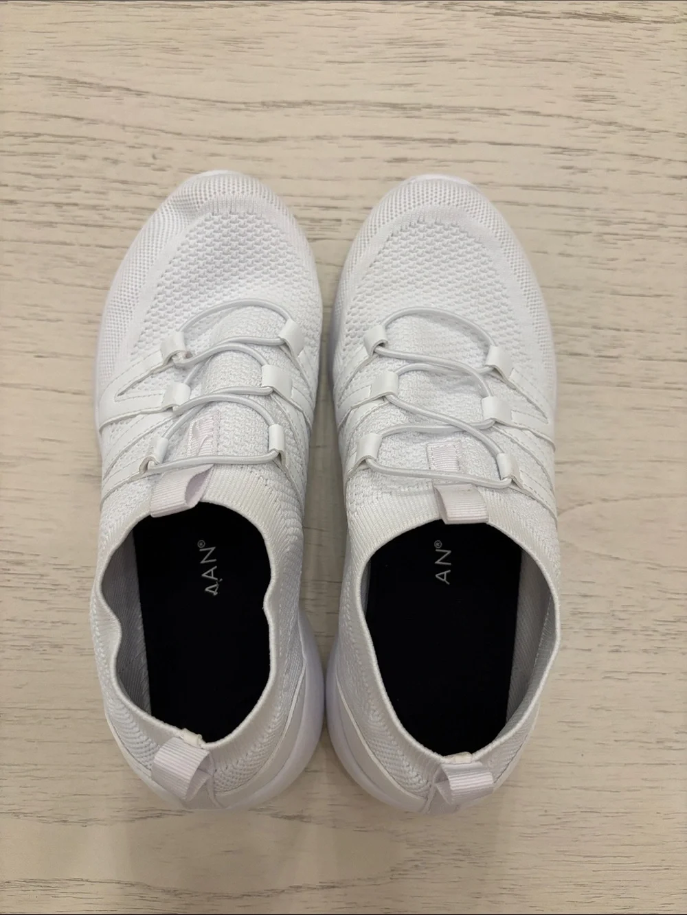 Women's SZ 7 White Knit Slip-On Athletic Sneakers